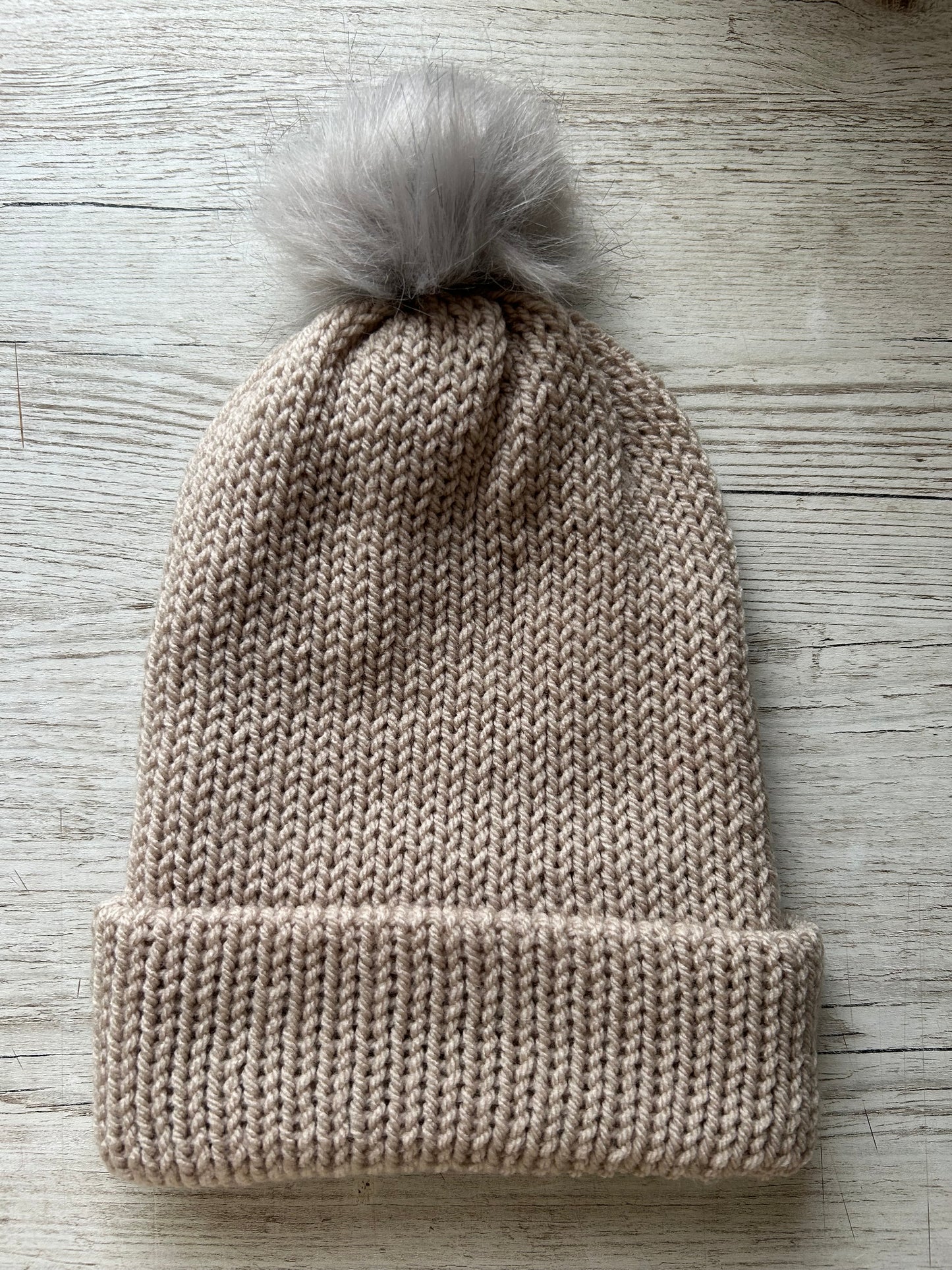 Pom pom Beanie